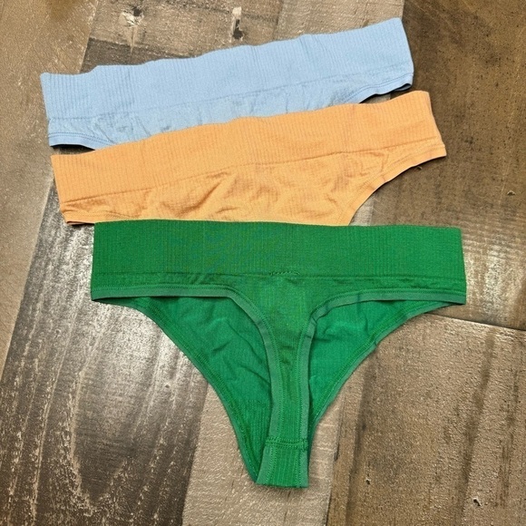NWT Aerie Seamless Thong Panties - Picture 6 of 10